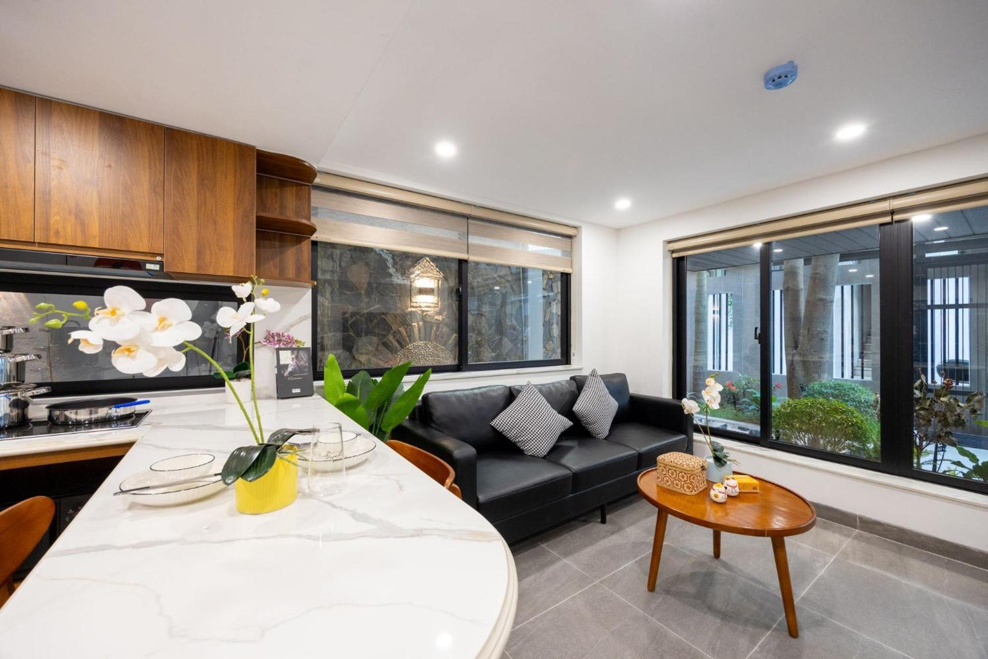 Urchin Apartment